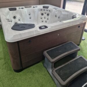 Used Master Spas Legend 6 hot tub