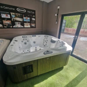 Used Jacuzzi J-335 26